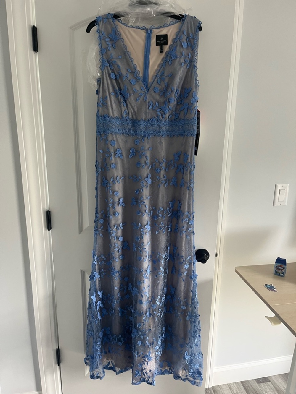 NWT Adrianna Pappell periwinkle embroidered Lace V-Neck Evening Gown dress - Picture 5 of 6